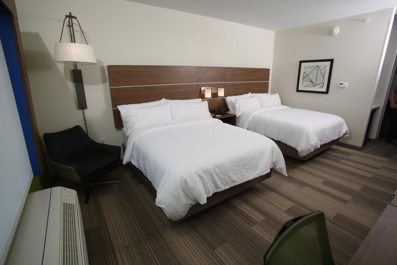 Holiday Inn Express Hotel And Suites Lincoln Airport By Ihg Exterior photo