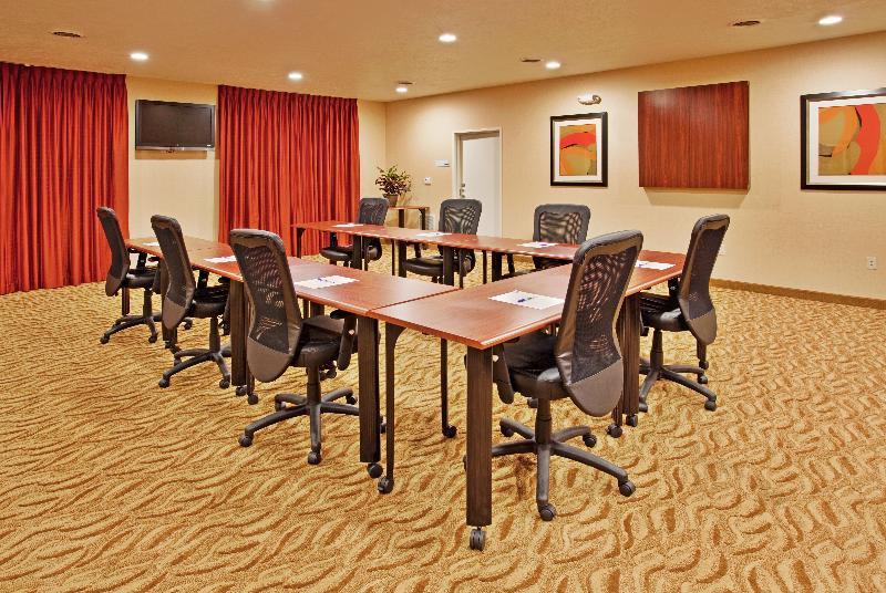 Holiday Inn Express Hotel And Suites Lincoln Airport By Ihg Exterior photo