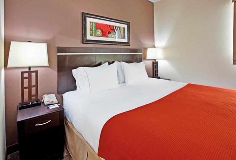 Holiday Inn Express Hotel And Suites Lincoln Airport By Ihg Exterior photo